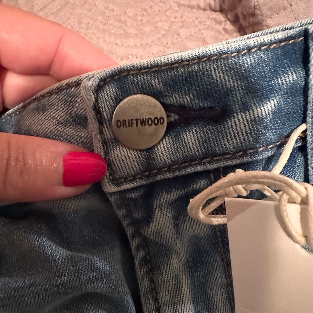 Driftwood Royce Jeans in Light Wash. size 29. NEW WITH TAGS! - Picture 9 of 16